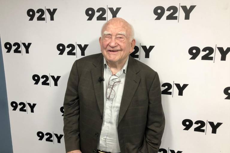 Fallece Ed Asner, ícono de la televisión estadounidense