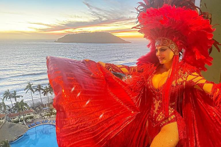 Brilla Maribel Guardia en el Carnaval de Mazatlán