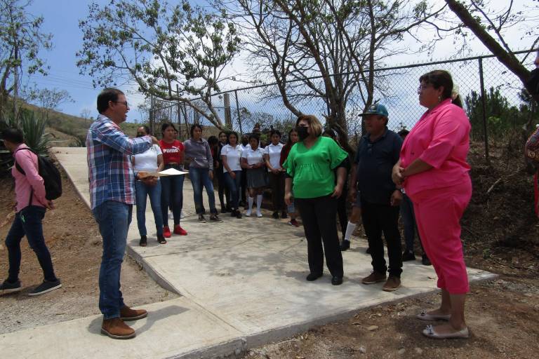 Familias de Sinaloa desplazadas por la violencia regresan a sus hogares, en la sierra; buscan reconstruir sus vidas
