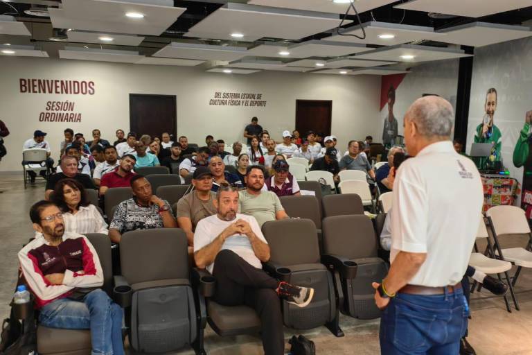 Capacitan a entrenadores sinaloenses para Nacionales Conade 2025