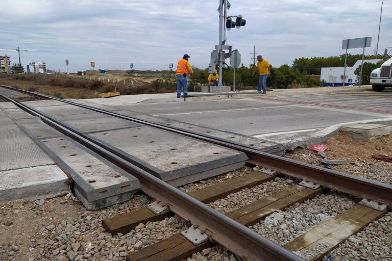 Solicita Gobierno de Mazatlán ayuda con los cruces de vía a Ferromex