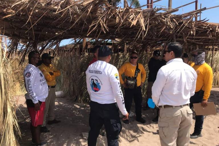 Salvavidas de Mazatlán apoyan en Las Cabras