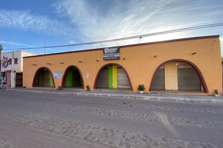 Reportan que la mitad de los locales del mercado de Teacapán se encuentran sin funcionar