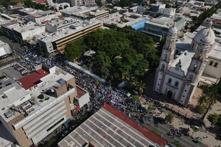 La UAS vuelve a marchar en defensa de Jesús Madueña y su autonomía