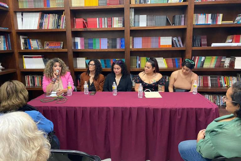 Dialogan sobre el papel de las mujeres en el arte