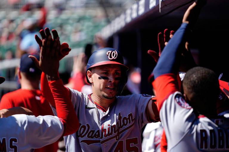 Joey Meneses castiga con jonrón al sublíder de efectividad de la Liga Nacional