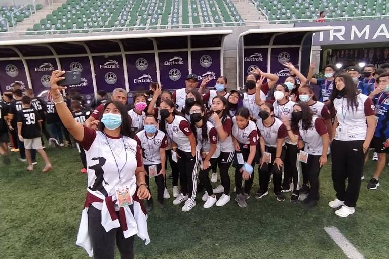 El Kraken se pone de gala al inaugurarse la Copa Mazatlán de Futbol 11