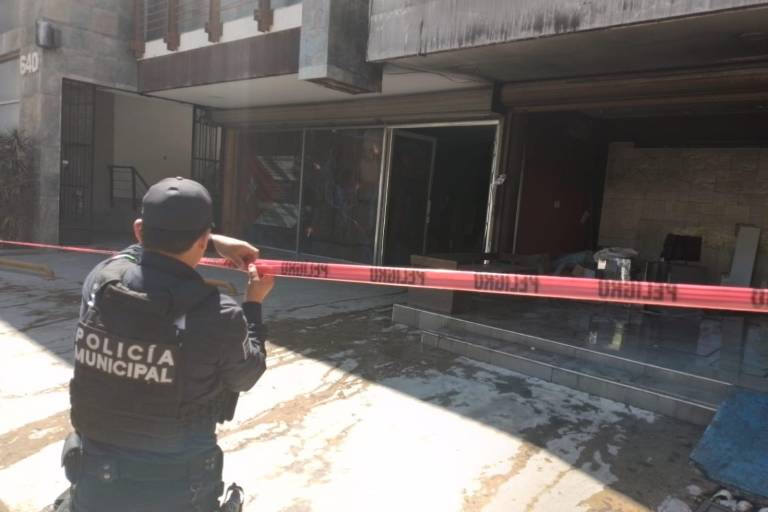 Se incendia edificio asegurado a Inverplux en Culiacán