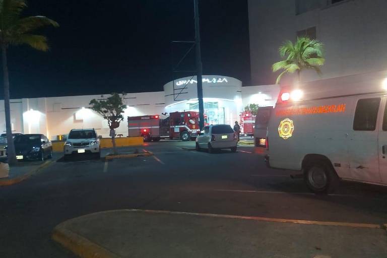 Evacuan plaza comercial en Mazatlán tras fuerte olor a gas