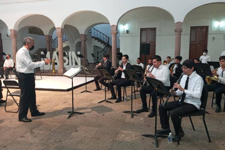 Presenta el Isic tres ensambles musicales y la nueva temporada de conciertos de la OSSLA