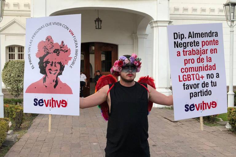 Personas con VIH se suman a marcha de la diversidad sexual en Culiacán