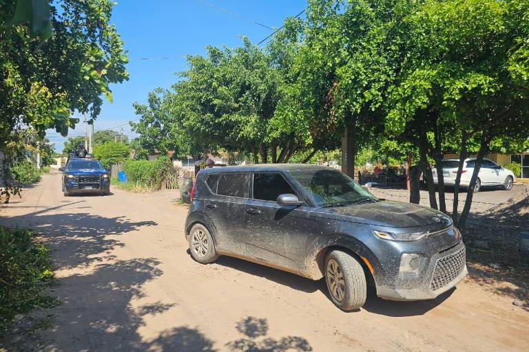 Policía Estatal halla armas en auto con reporte de robo en EU