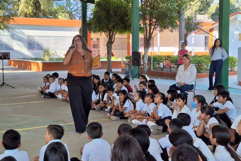 Celebran con lecturas públicas, el Día internacional del Libro