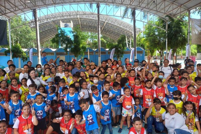 Fiesta total se vive en clausura de los Cursos de Verano Imdec