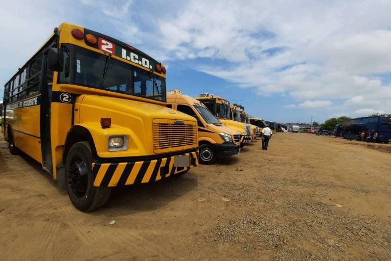 Revisan transporte escolar en Mazatlán previo al regreso a clases