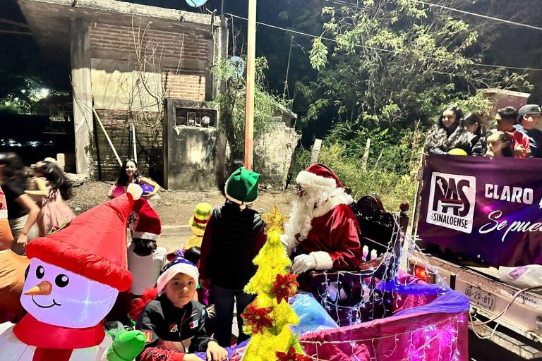 Lleva el PAS a Santa y alegría a niños de Rosario