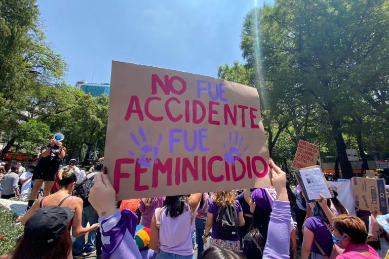 ‘¡No fue accidente, fue feminicidio!’: Mujeres marchan en CDMX para exigir justicia en el caso Debanhi