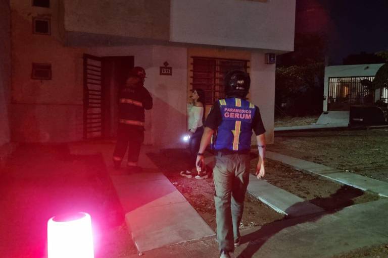 Corto circuito provoca incendio en un domicilio de Loma Linda, en Culiacán