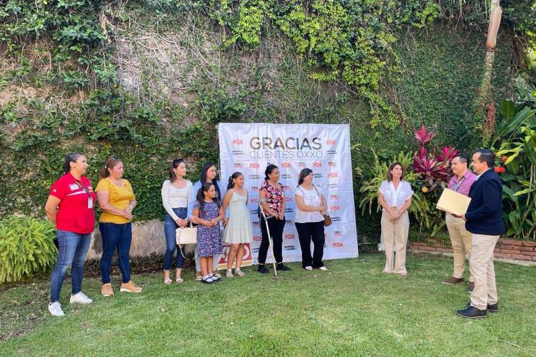 Recibe Fundación MAPA donativos de clientes de OXXO