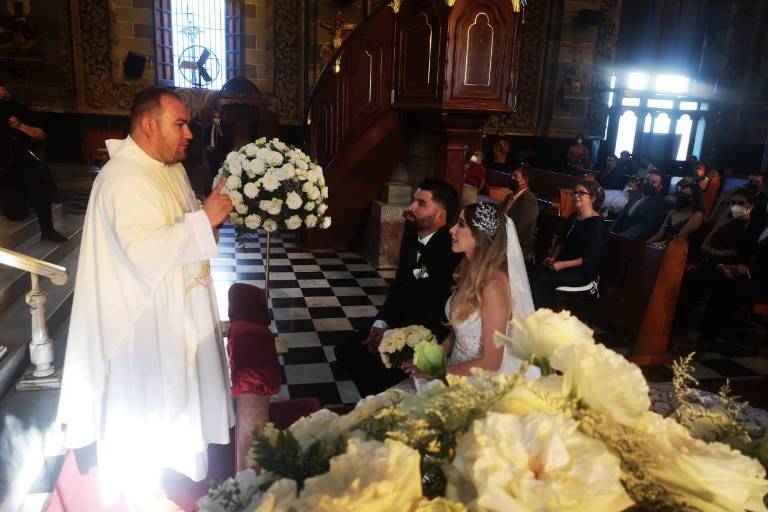 Se casan el grandes ligas José Urquidy y Estefanía Durán