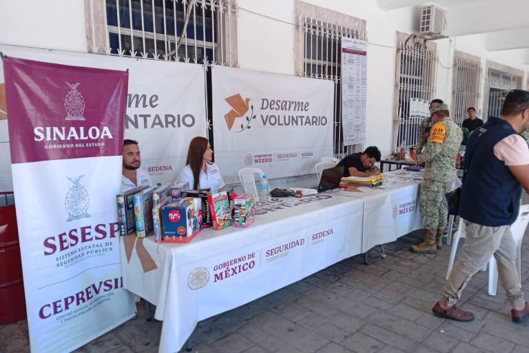 Trasladan Feria de Paz y Desarme Voluntario a pasillo frente a Presidencia Municipal de Mazatlán