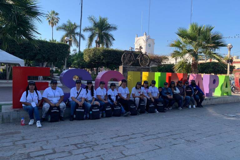 Notifican capacitadores electorales a seleccionados para funcionarios de casilla en elección judicial, en Escuinapa