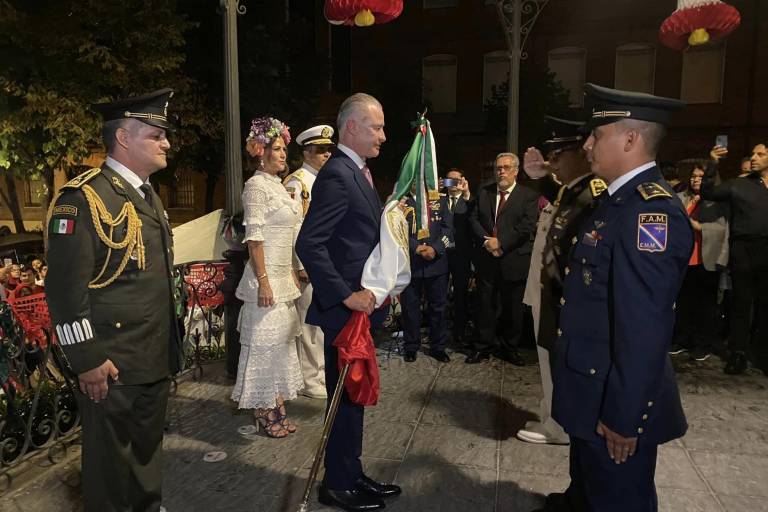 Embajador Quirino Ordaz Coppel da el Grito de Independencia en España