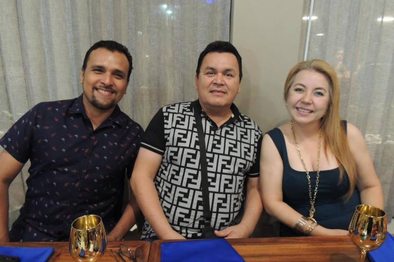 Celebra Conrado Chávez sus felices 37 años