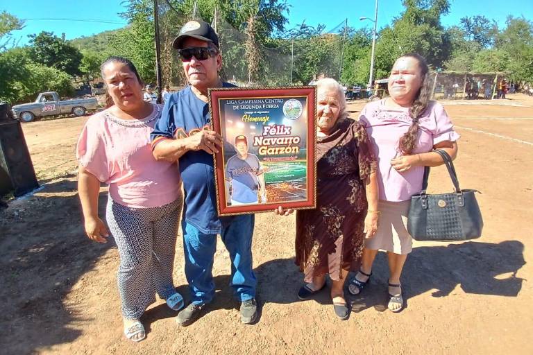 Con homenaje a Félix Navarro inauguran la Liga Campesina de Segunda Fuerza Centro