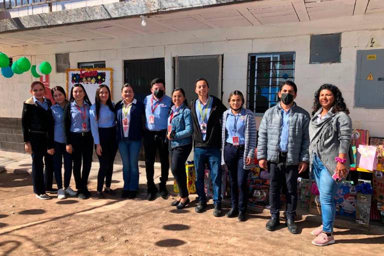 Soriana y Pro-familia de Jornaleros celebran fiesta del Día de Reyes