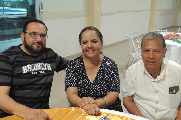 Con taquiza, festejan periodistas su libertad de expresión
