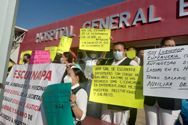Enfermeros en Escuinapa exigen base federal