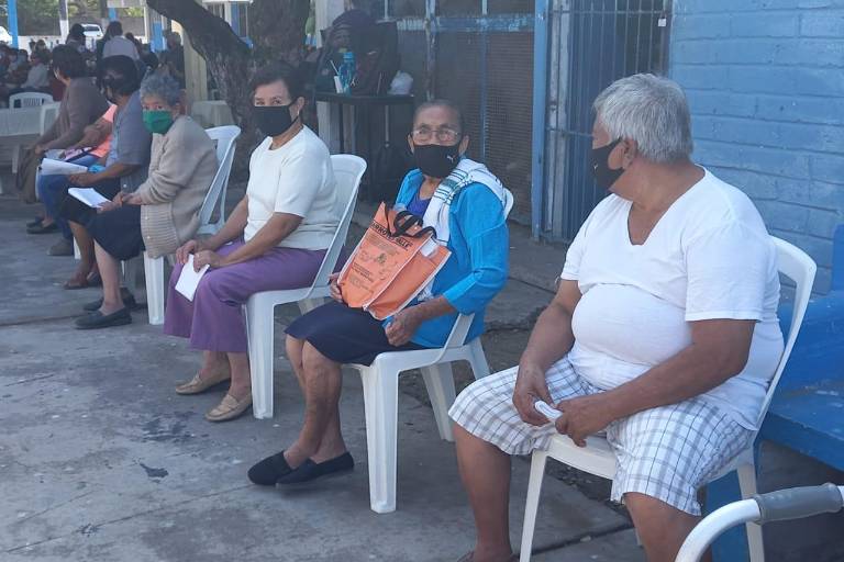 Escuinapa vacunará primero a los adultos mayores del Valle