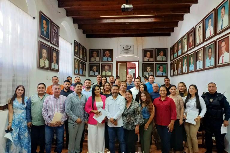 Alcalde de Concordia exhorta a los nuevos funcionarios a evitar la corrupción