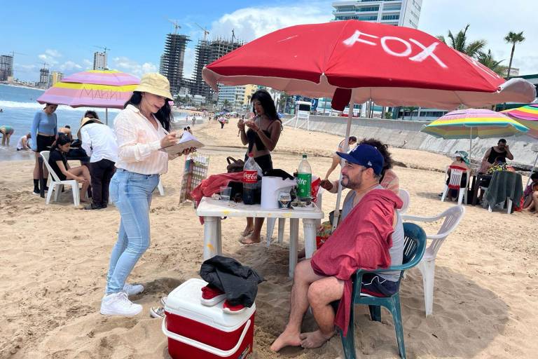 Inician encuestas a turistas en Mazatlán; buscan conocer la percepción que tienen del puerto
