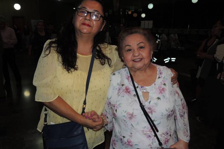 Regalan Julia y Tobías una noche memorable a sinaloenses