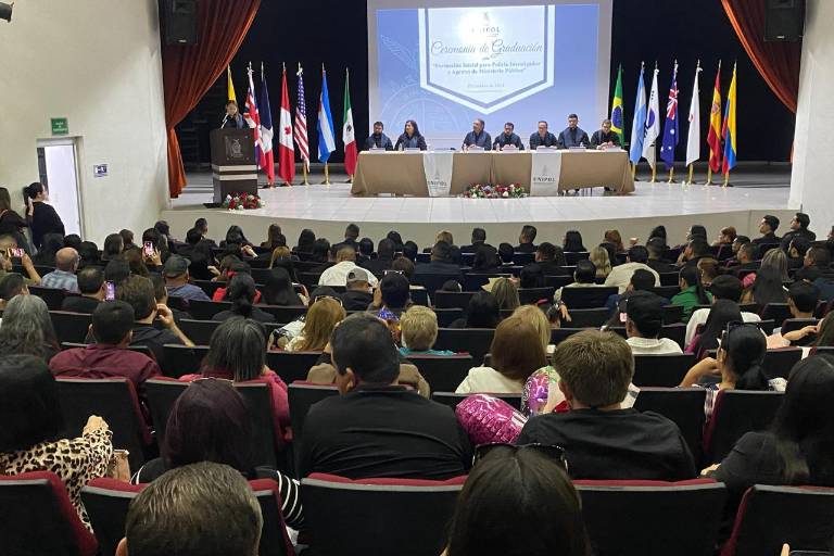 Se gradúan de la Unipol 57 nuevos agentes del MP y policías de investigación en Sinaloa
