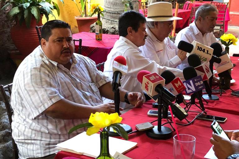 Taxistas en Sinaloa buscan utilizar plataforma digital para competir con trasporte por aplicación