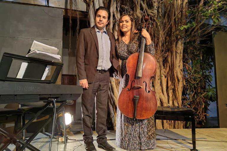 Disfrutan de una agradable velada en recital de violonchelo y el piano