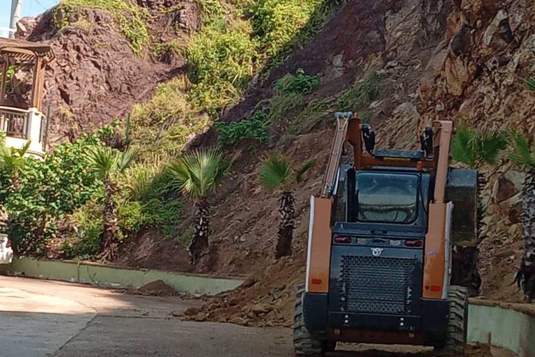 Provoca tormenta también deslaves en el Cerro del Vigía, en Mazatlán