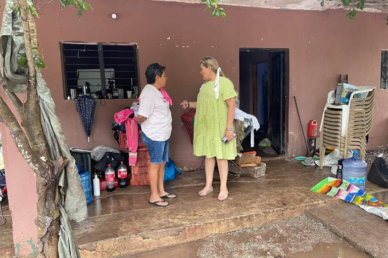 Recorre Alcaldesa de Rosario la comunidad de Matadero tras lluvias