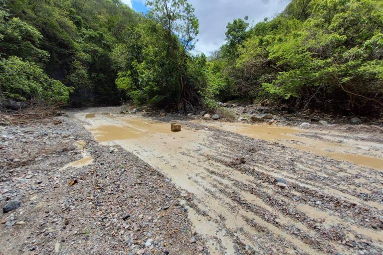 Habitantes de Cosalá reportan accidente ecológico por mina