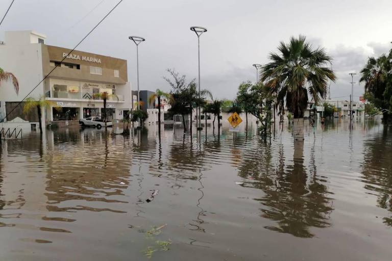 Provoca tormenta en Mazatlán inundaciones; autoridades recorren zonas afectadas