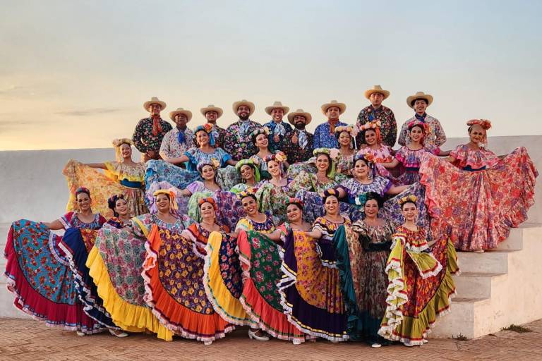 Bailan El sinaloense al unísono en 20 municipios para celebrar a Difocur-Isic