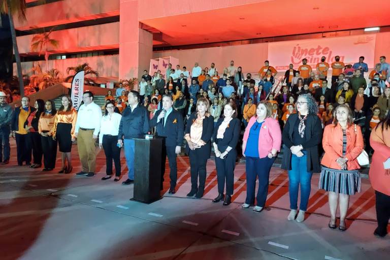 Autoridades guardan un minuto de silencio por Dania, mujer asesinada en Culiacán