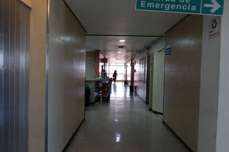 Denuncian olor a drenaje en una parte del IMSS nuevo en Mazatlán
