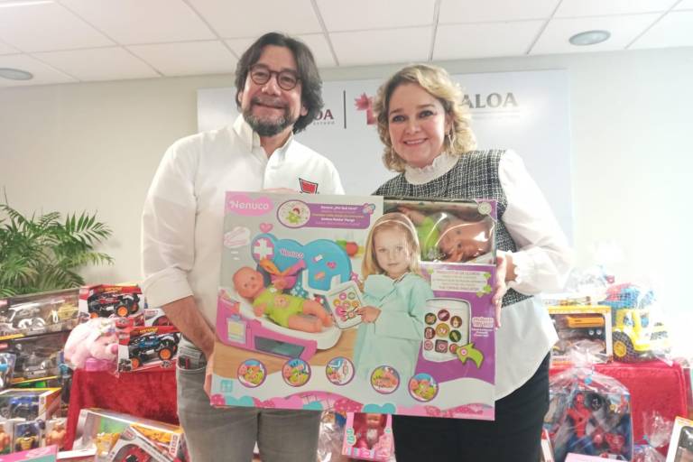 Dona Casa Ley juguetes a DIF Sinaloa por el Día de Reyes