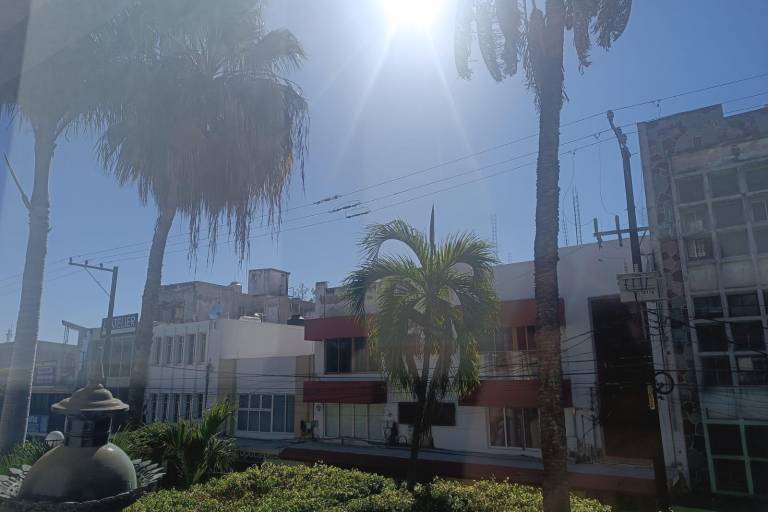 Amanece Mazatlán con frío, pero el fuerte sol se hace presente durante el día