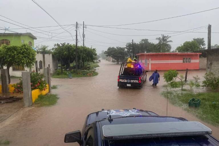 En Escuinapa, el agua se metió a 600 casas: Alcalde