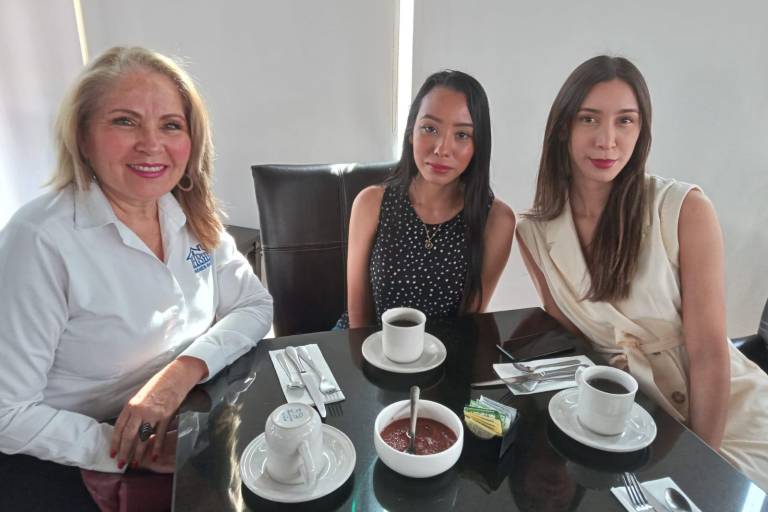 Enaltecen el papel de la mujer en la sociedad